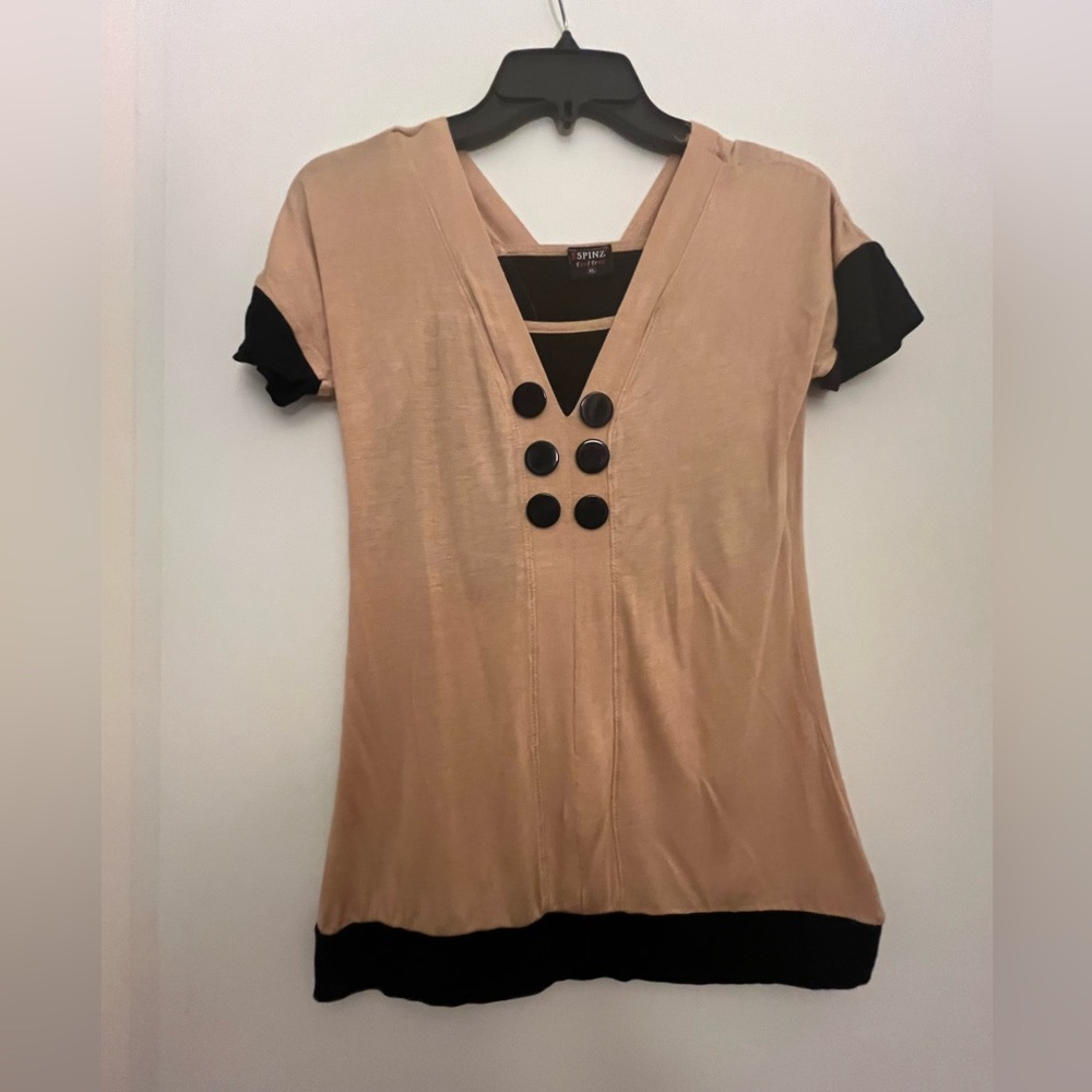 Juniors Black and Tan XL Short Sleeve Top/ Blouse